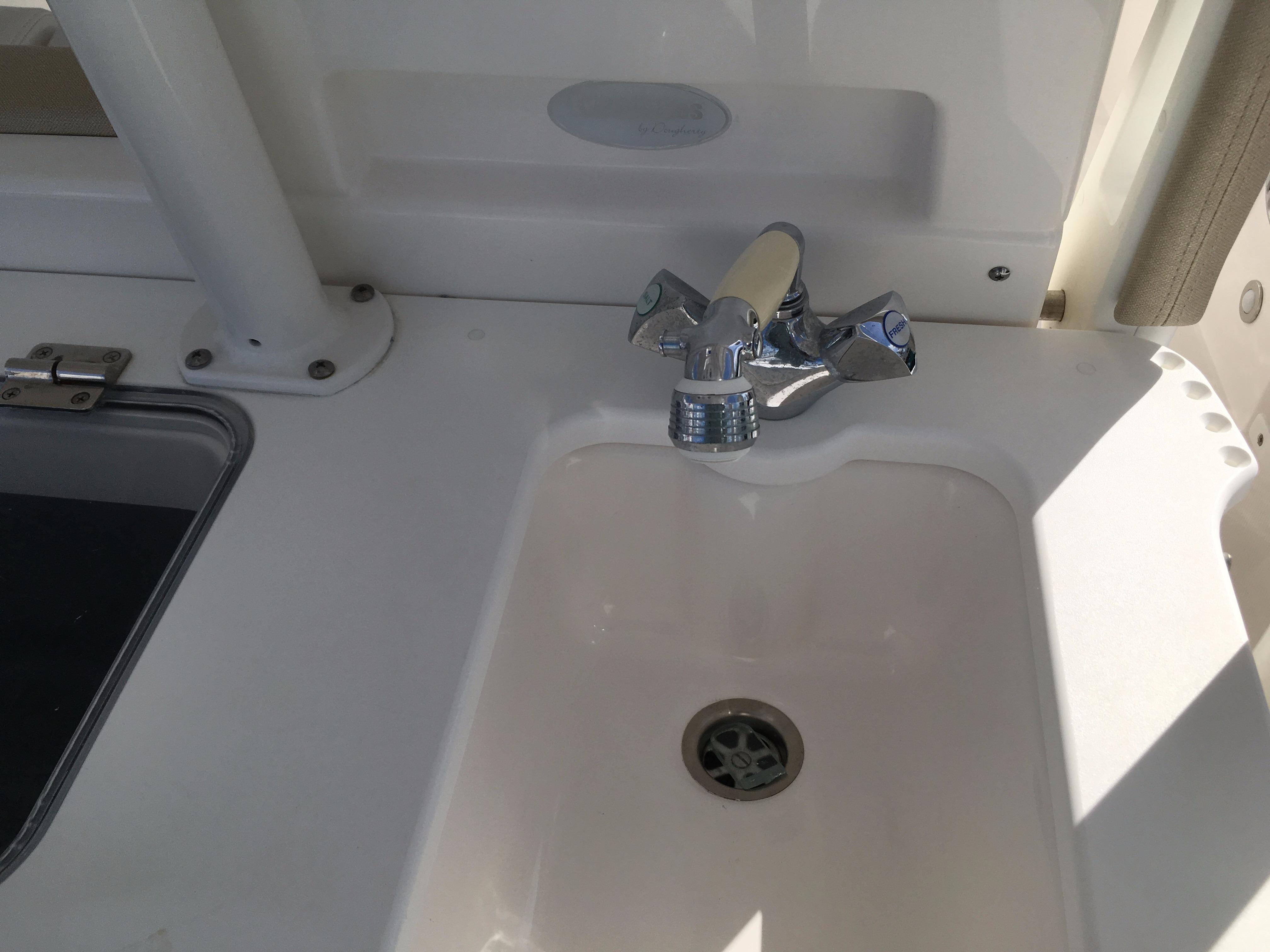 2013 Everglades 355CCX
