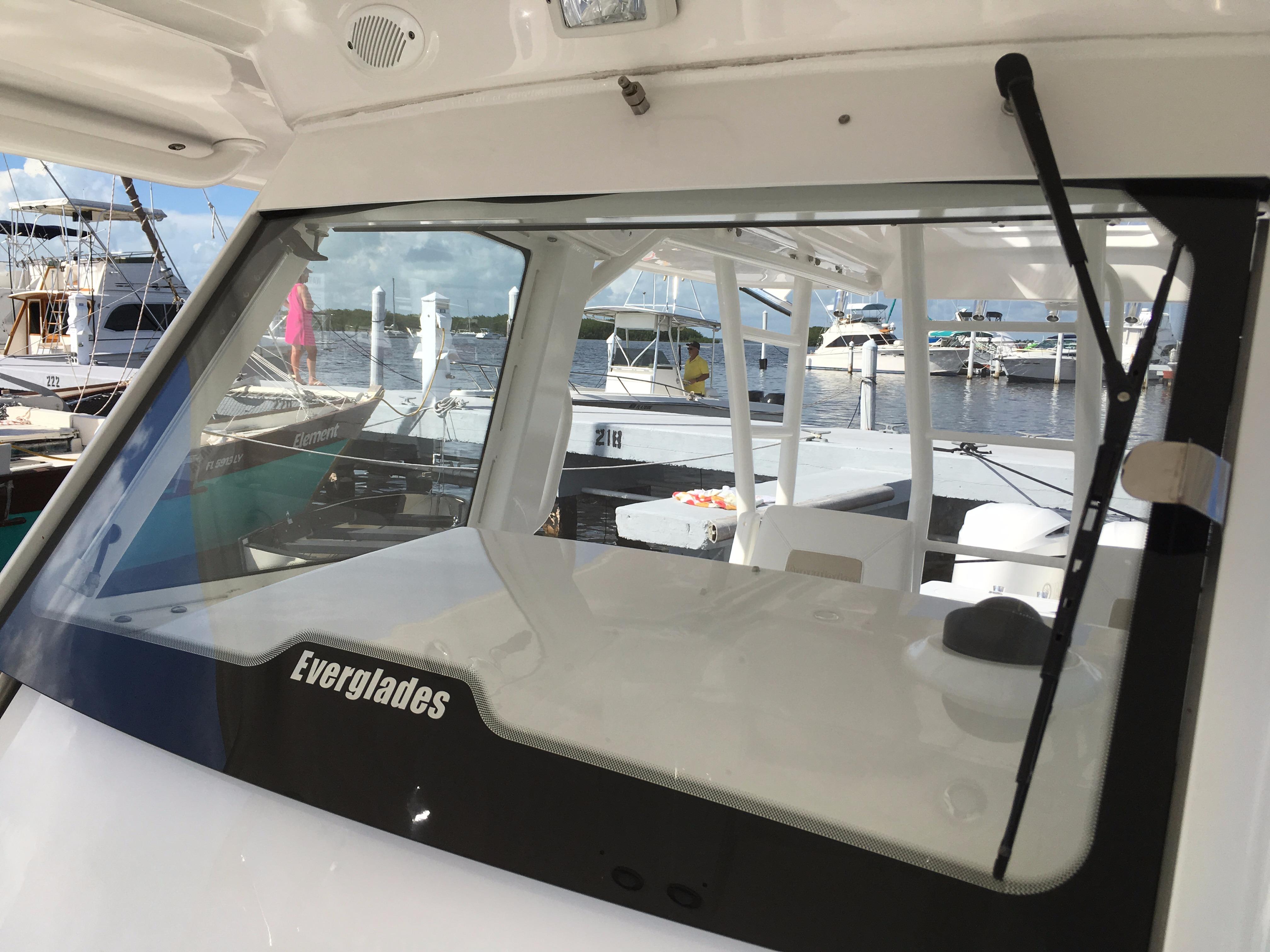 2013 Everglades 355CCX