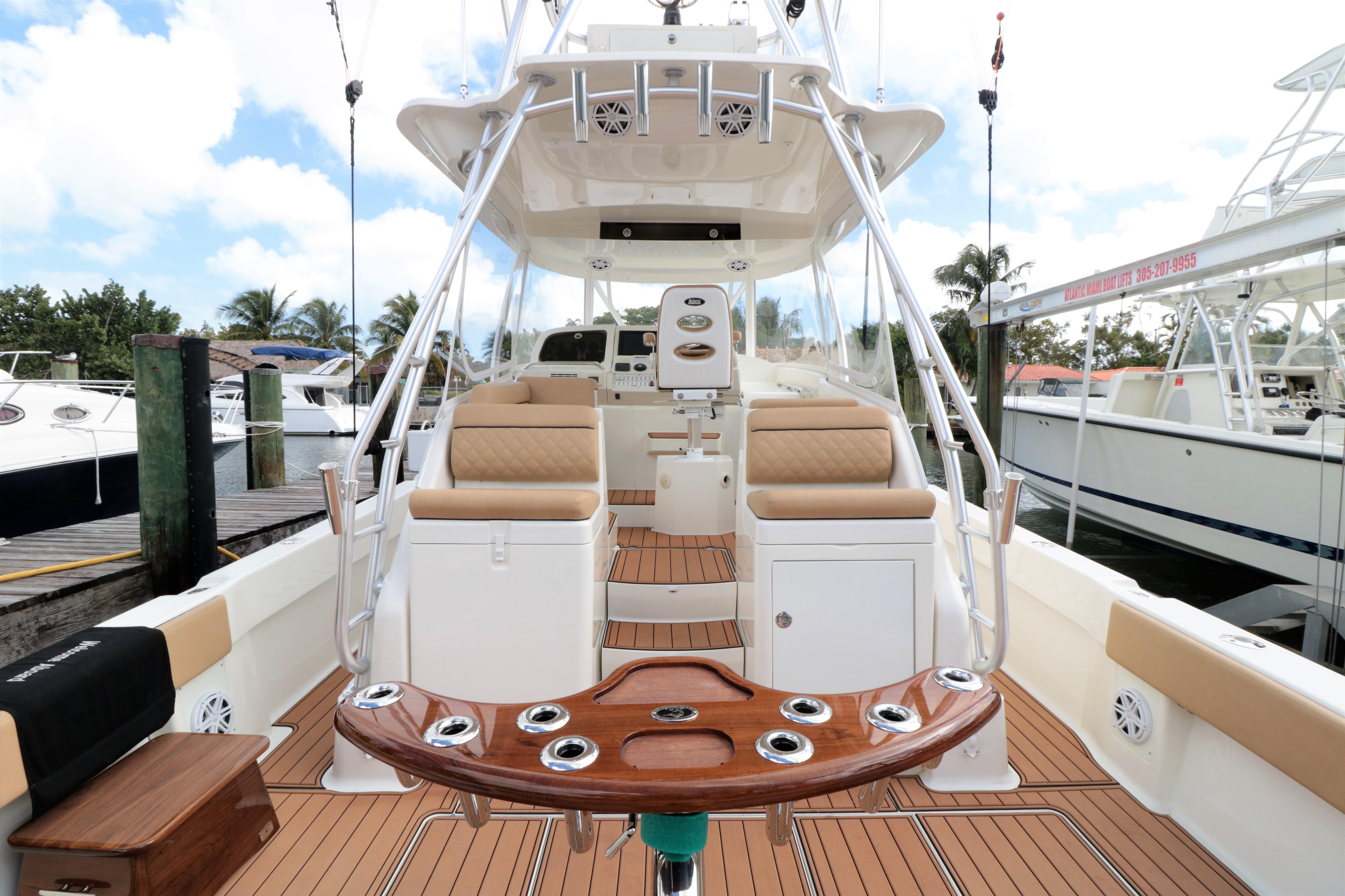 Fishless Sea Vee 2015 43 Fish Around Diesel 43 Yacht for Sale in US