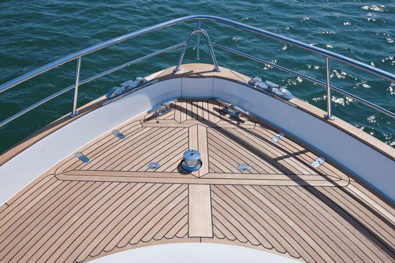 2015 Belize 54 Day Bridge — Foredeck