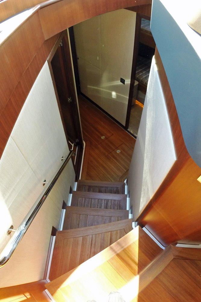 2015 Belize 54 Day Bridge — Companionway