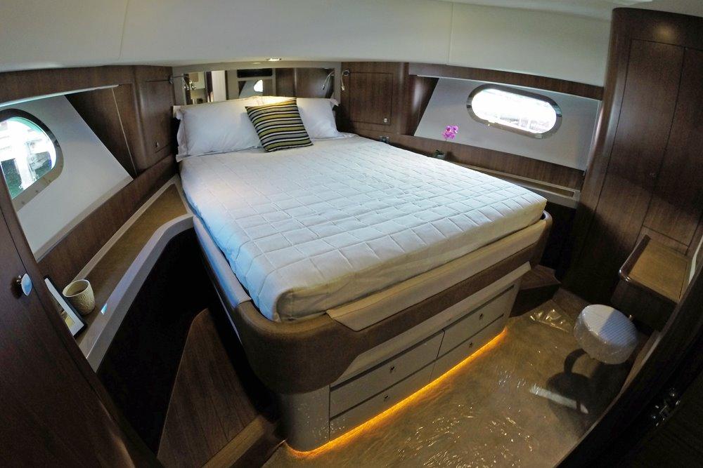 2015 Belize 54 Day Bridge — VIP Stateroom
