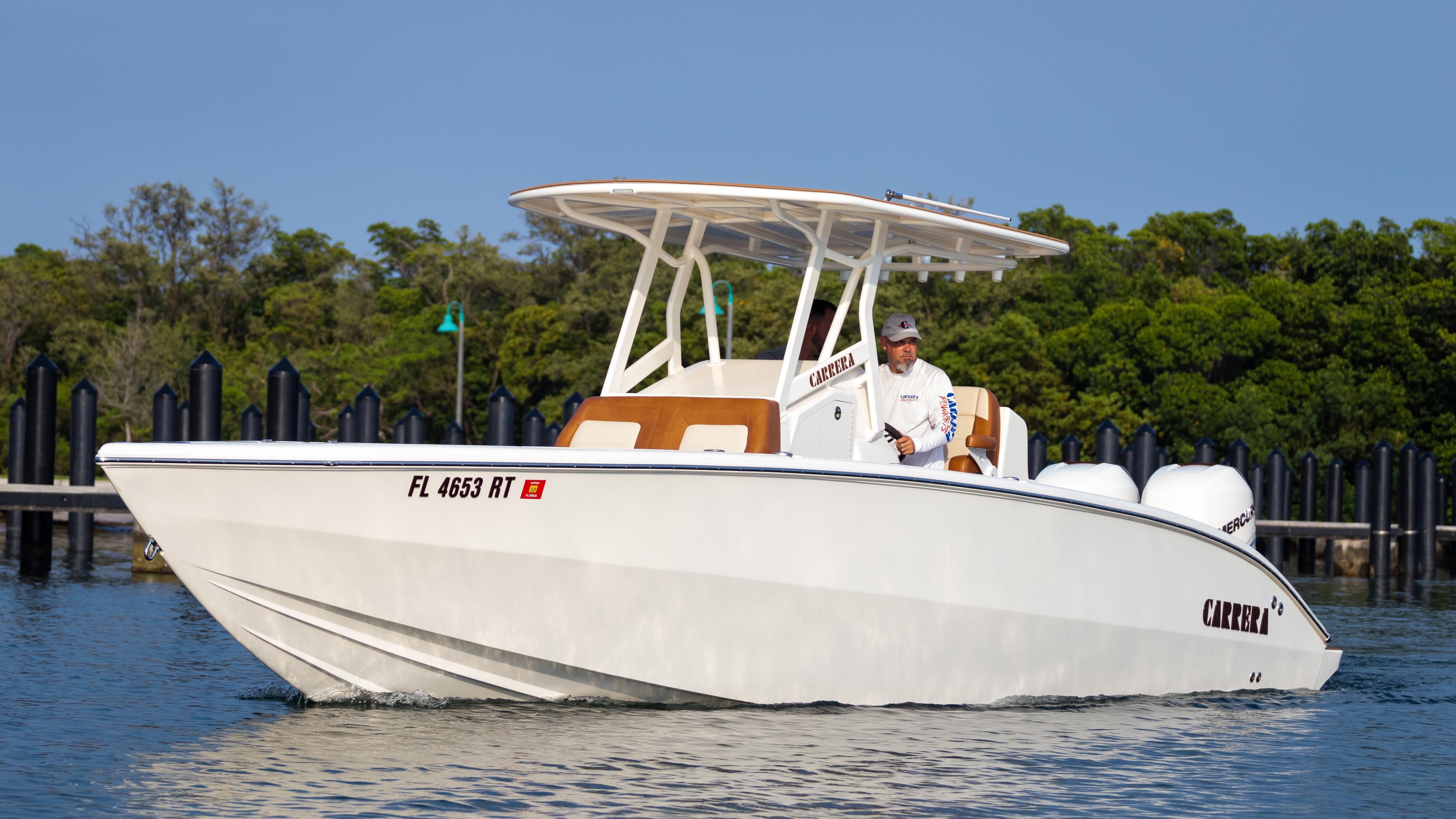 32 Carrera Boats Classic Center Console 2020 HMY Yachts