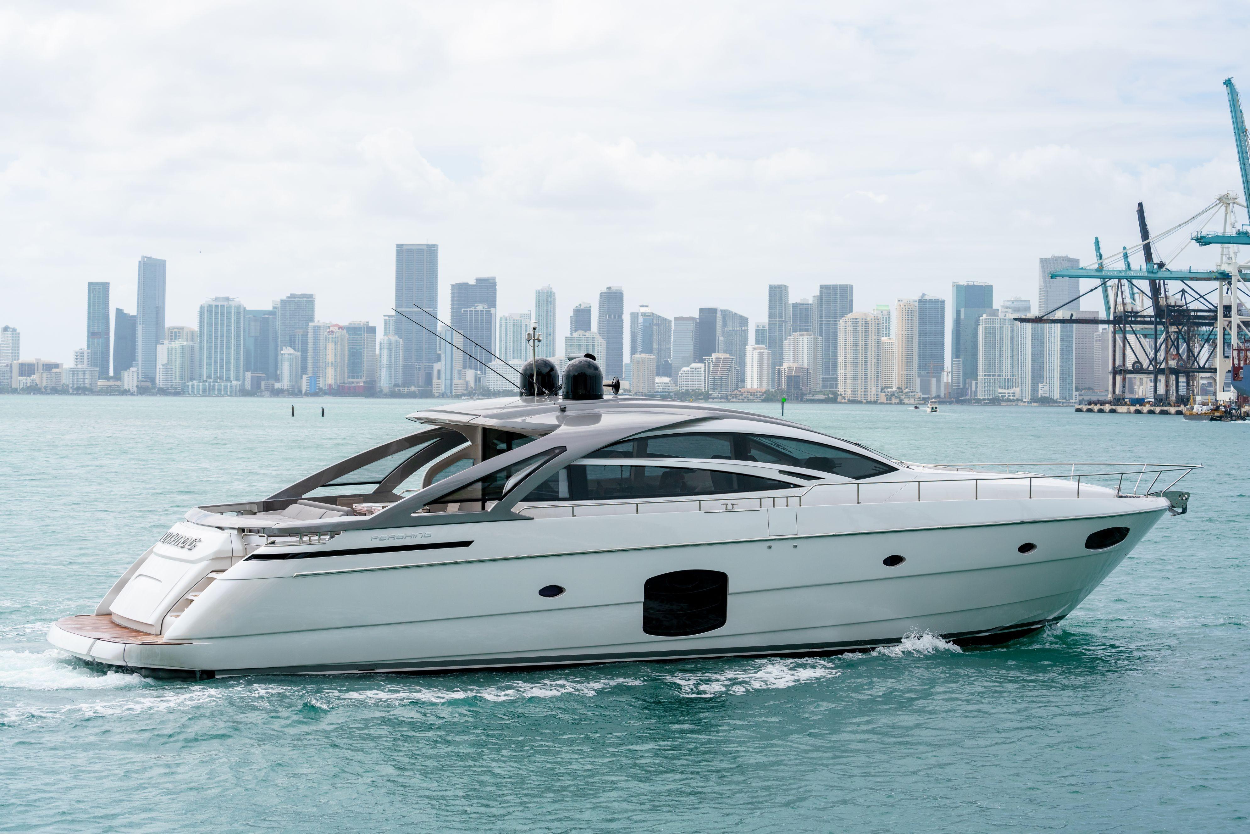 70 Pershing 2016 | HMY Yachts