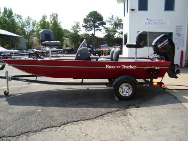 2020 Tracker Boats boat for sale, model of the boat is BASS TRACKER® Classic XL & Image # 1 of 25