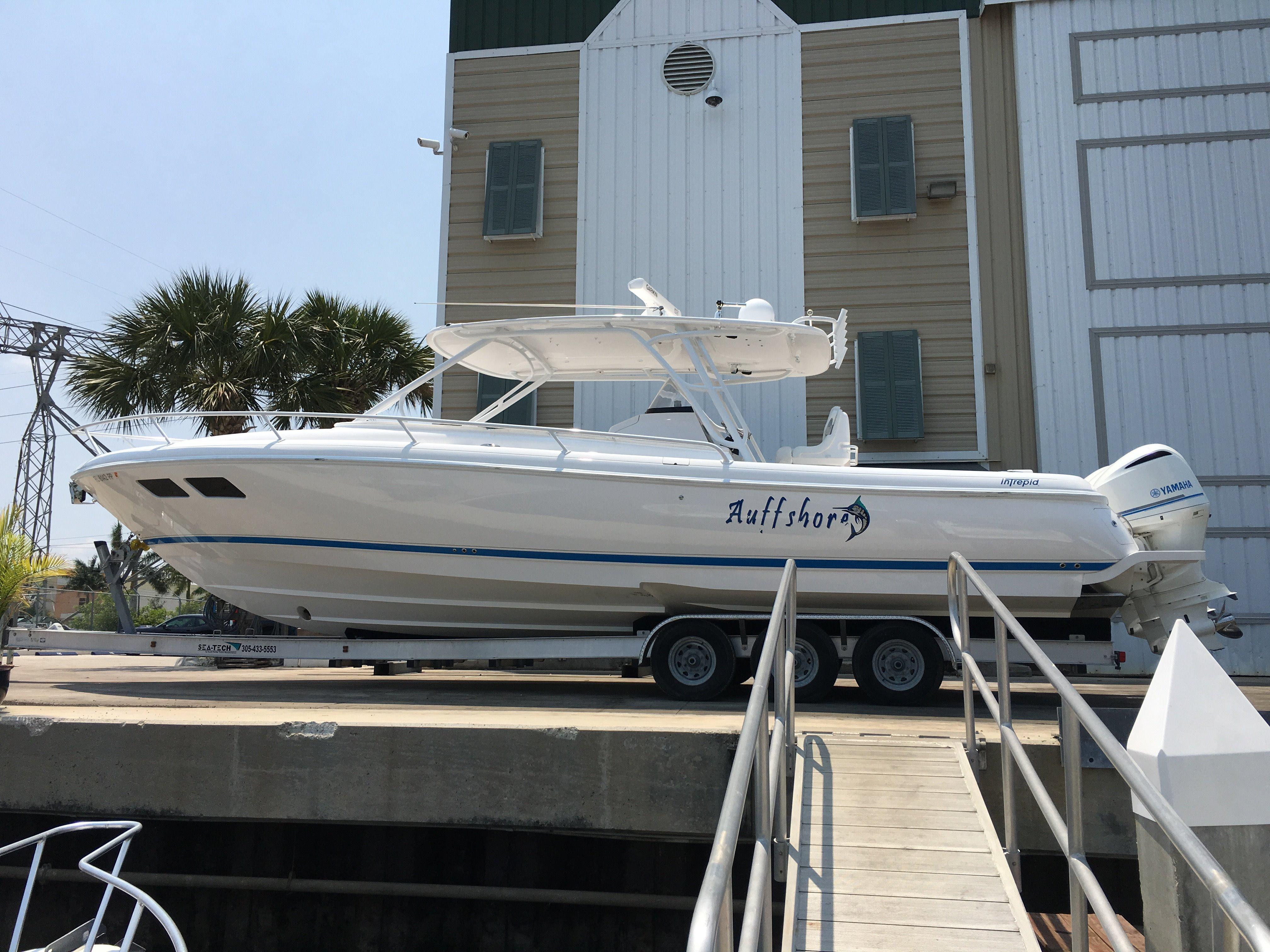 2014 Intrepid 37.5 375 Walkaround