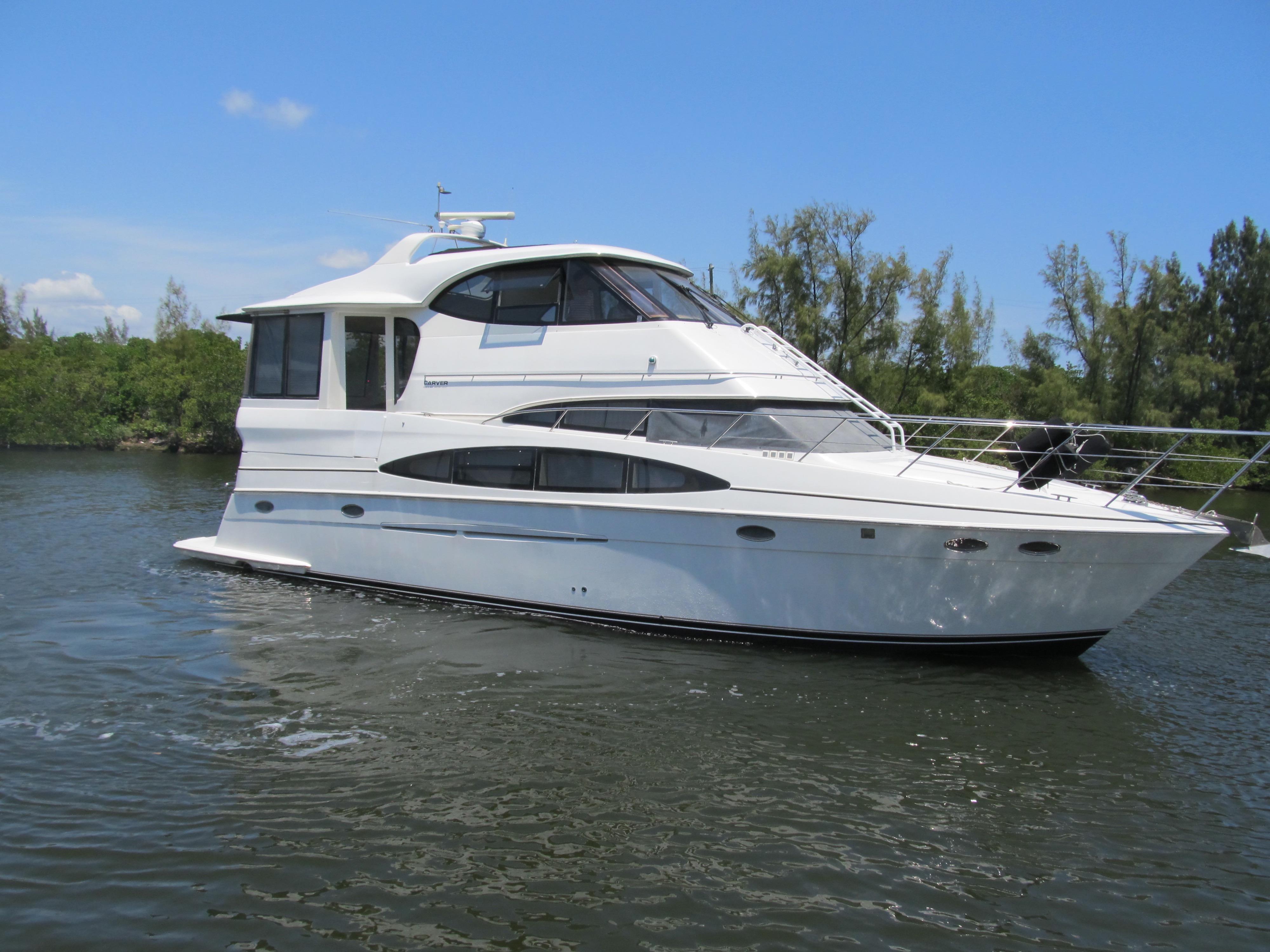 2001 Carver Motor Yacht for sale