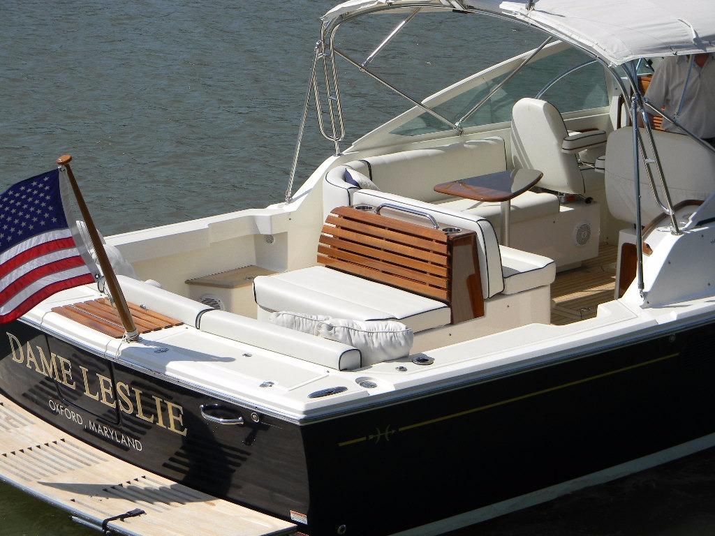2013 Hunt Yachts Harrier 29 — Engine Box seat with Teak Back