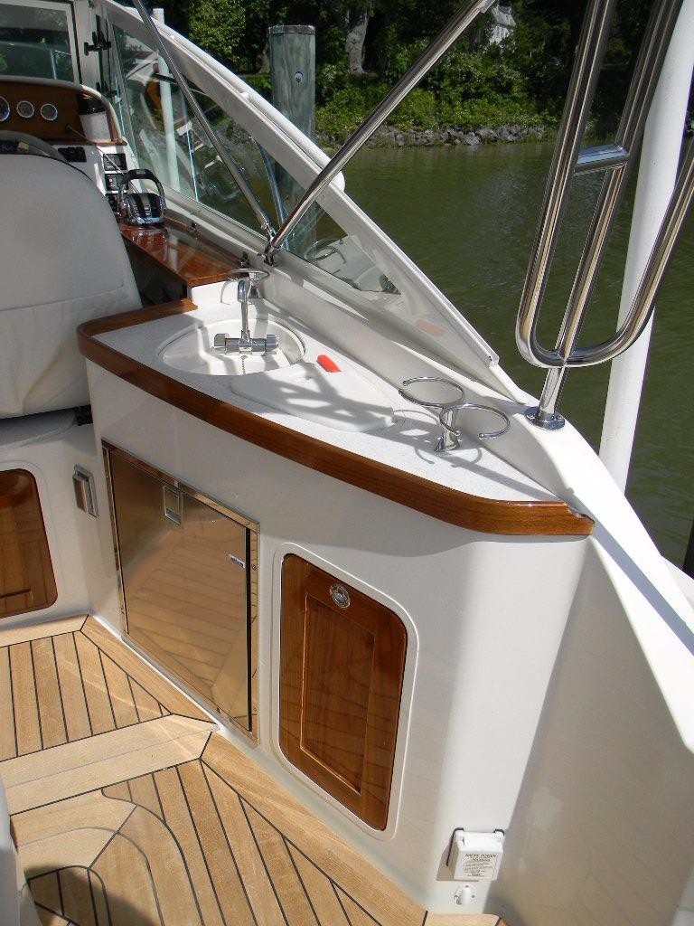 2013 Hunt Yachts Harrier 29 — Helm Deck Refridgerator