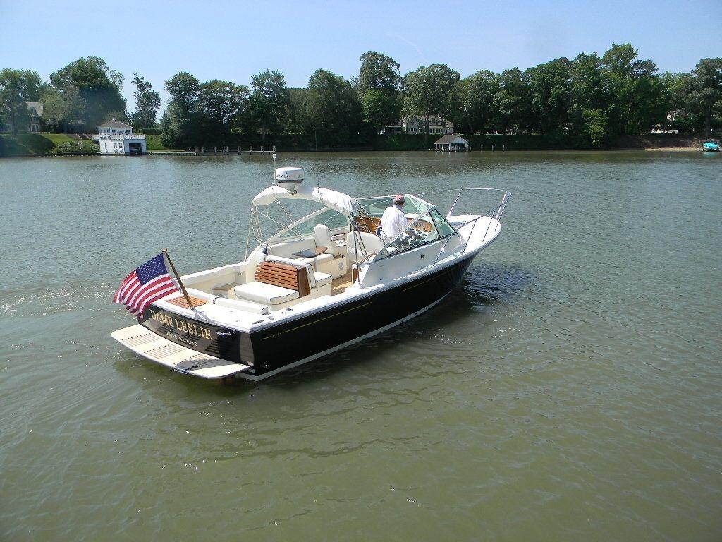 2013 Hunt Yachts Harrier 29 — Stern With Arch