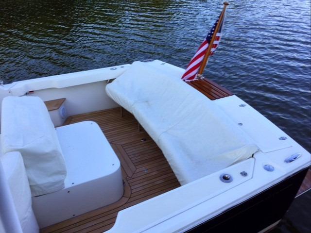 2013 Hunt Yachts Harrier 29 — Custom Covers