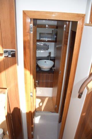 2013 Sealine F45 F49 — Head