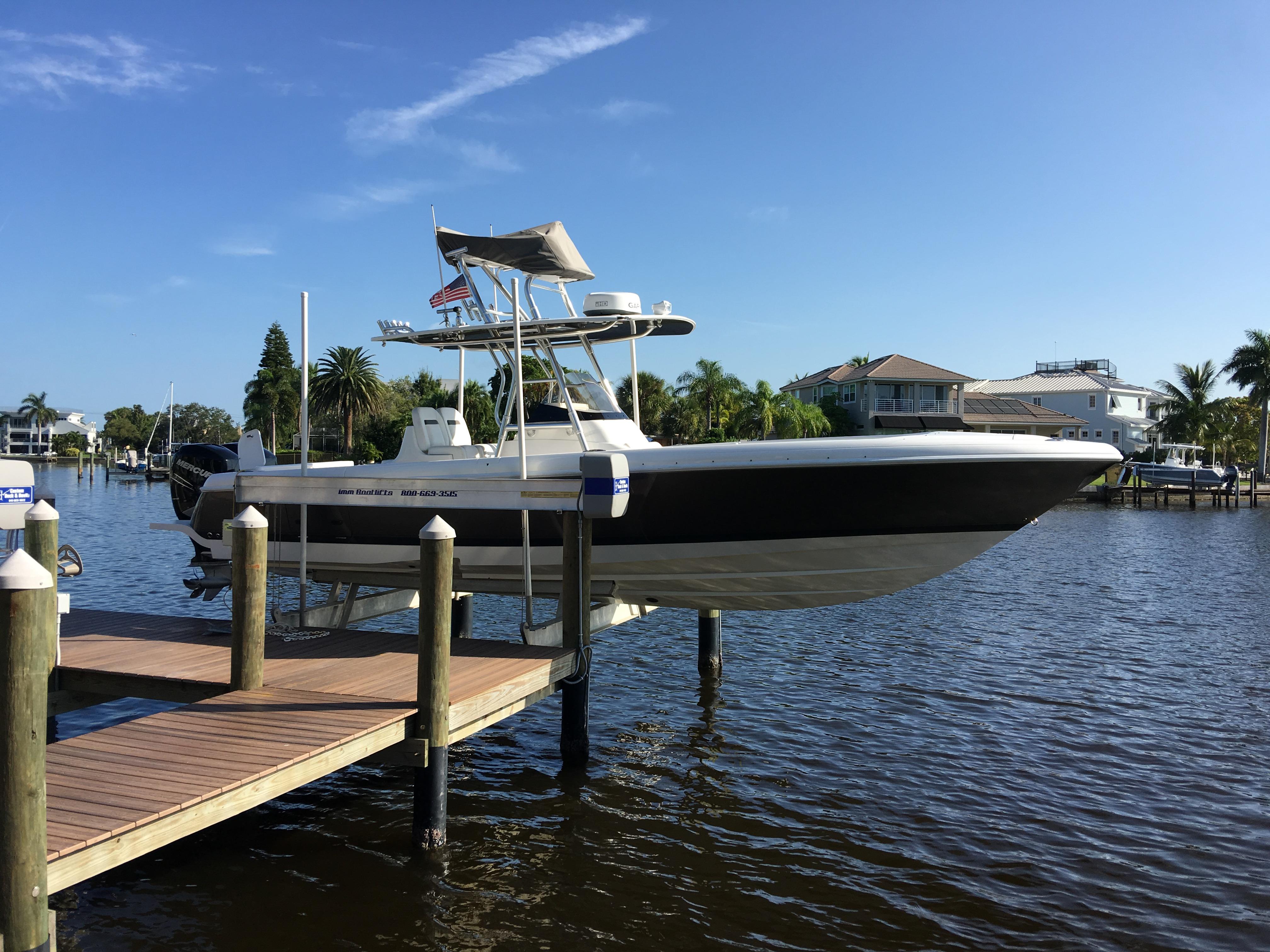 2014 Intrepid 327 CC w/ Upper Station