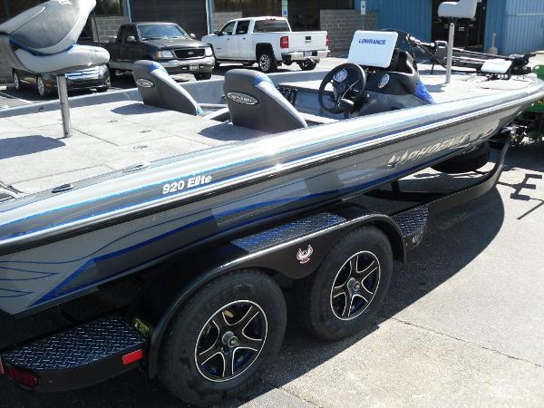 2020 Phoenix boat for sale, model of the boat is 920 Elite & Image # 26 of 37