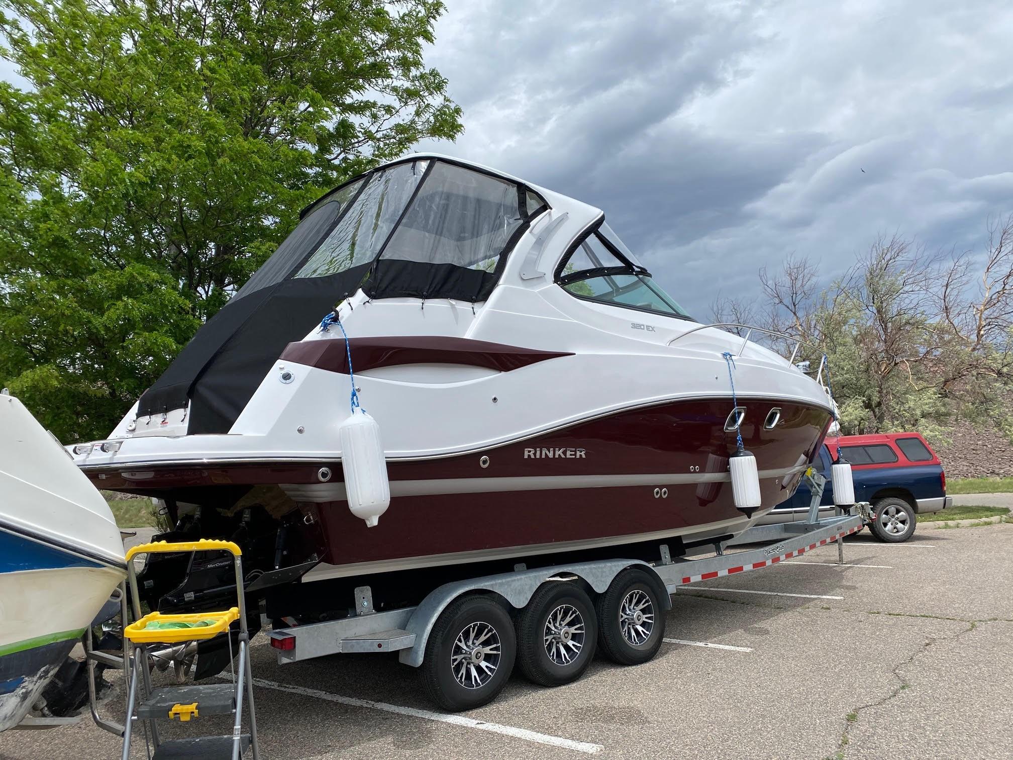 32 Rinker 0 EX 2020 | HMY Yachts