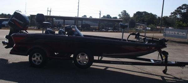 1999 Ranger Boats boat for sale, model of the boat is 518 DVX & Image # 3 of 6