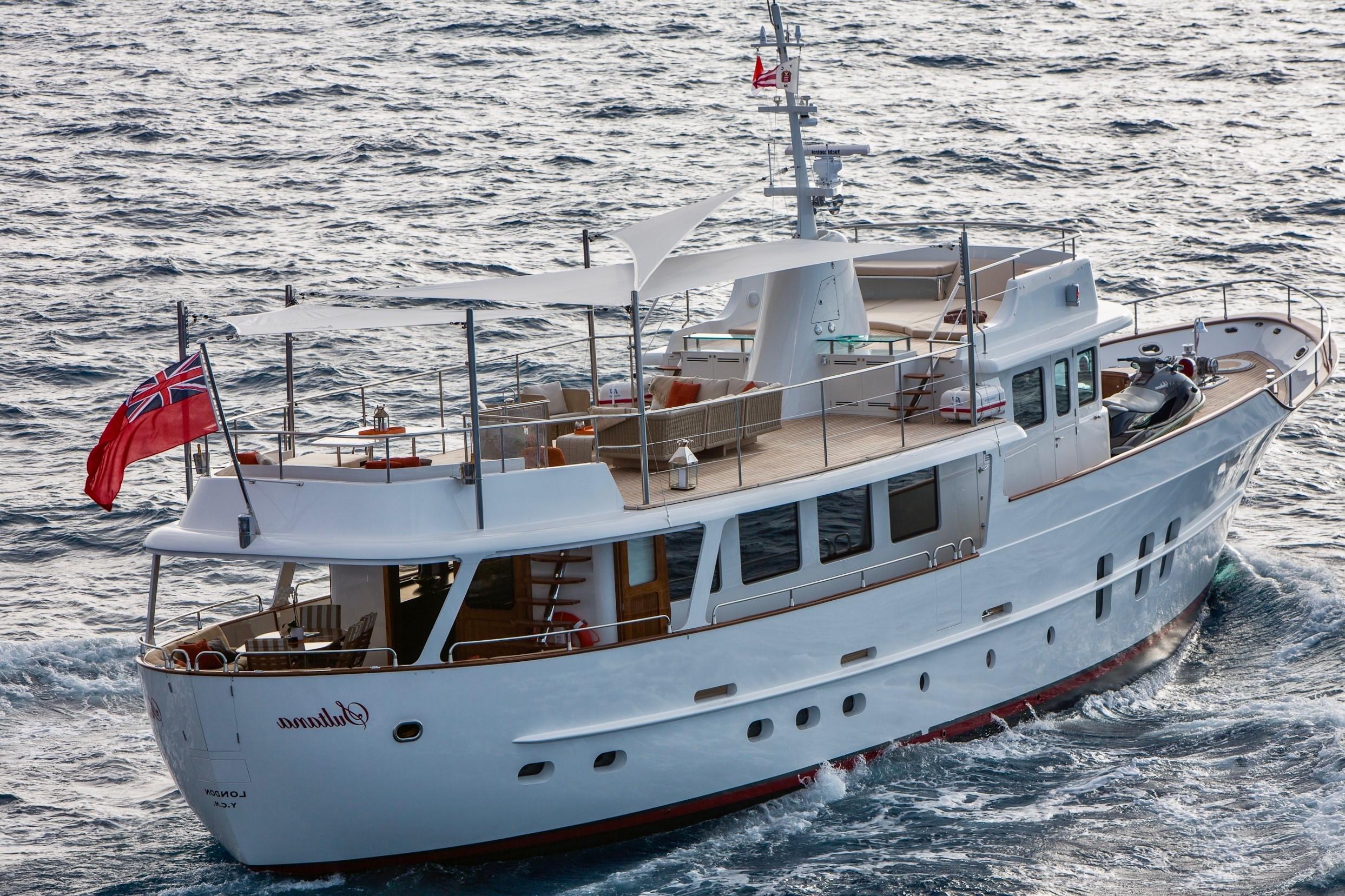 85 Feadship De Vries 1969 "Sultana" | HMY Yachts