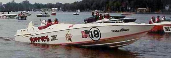 Cigarette Racing - Don Aronow ‘Bubbledeck’ boat for sale