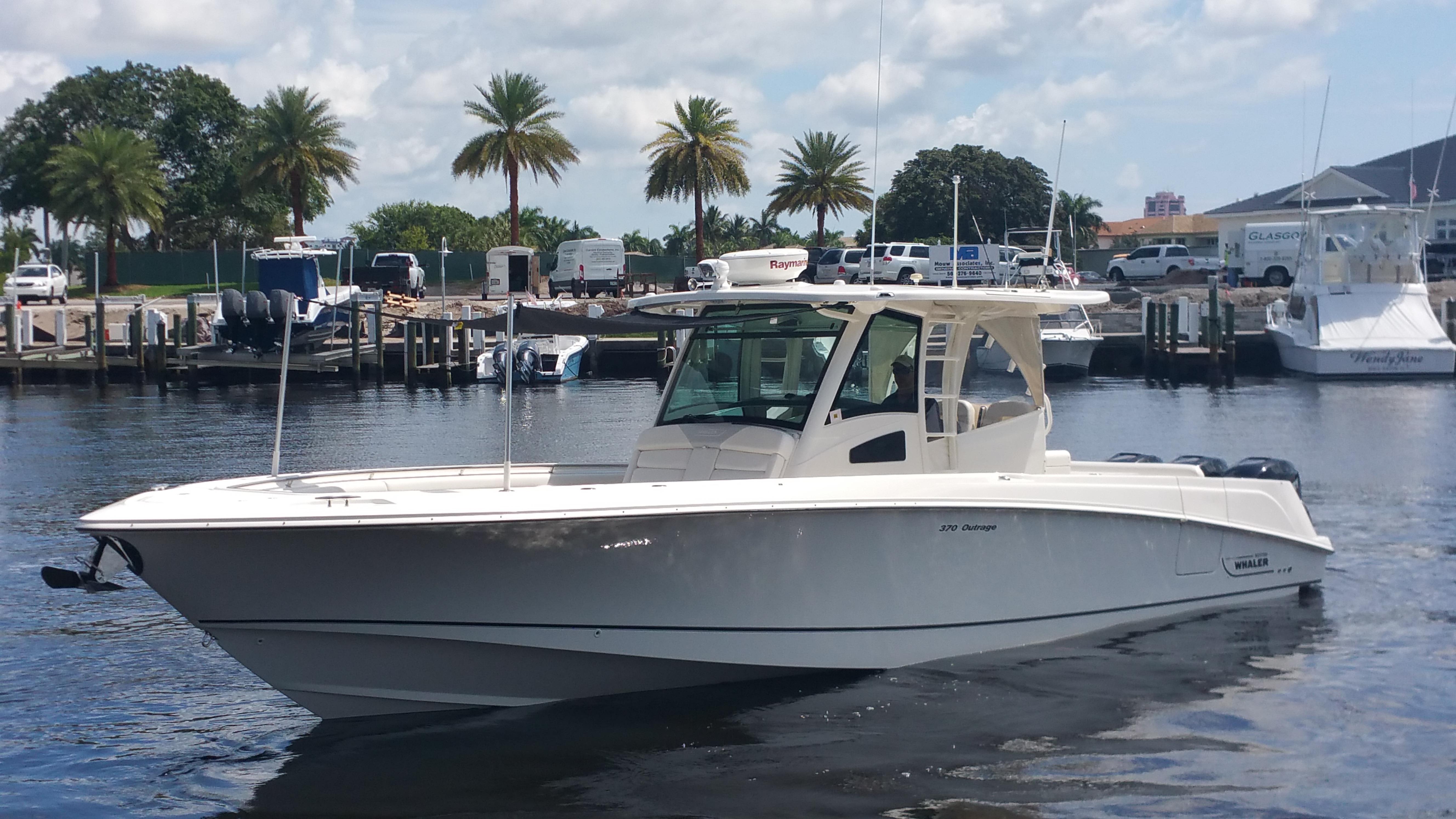 2014 Boston Whaler 37.5 370 Outrage