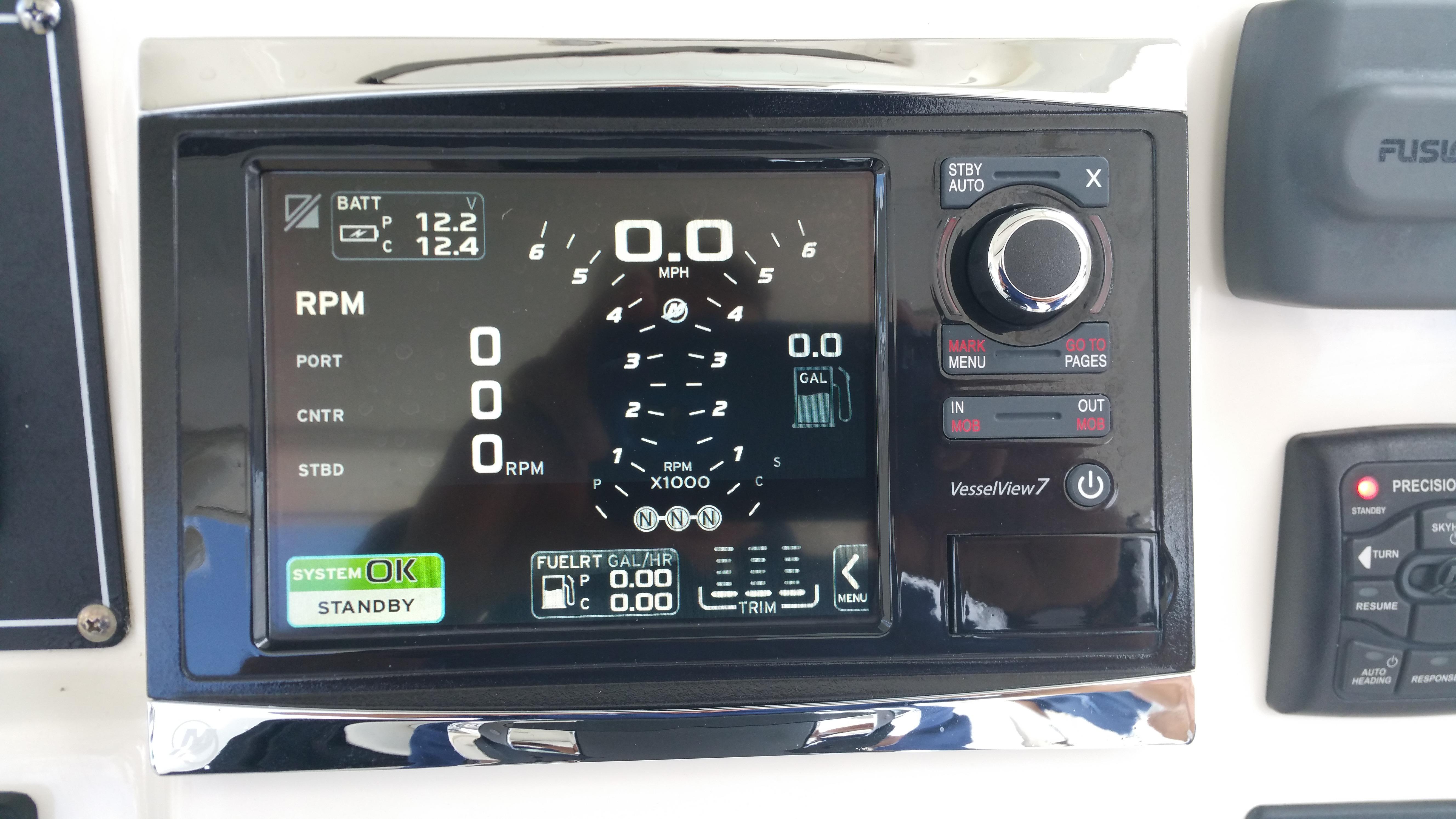 2014 Boston Whaler 370 Outrage