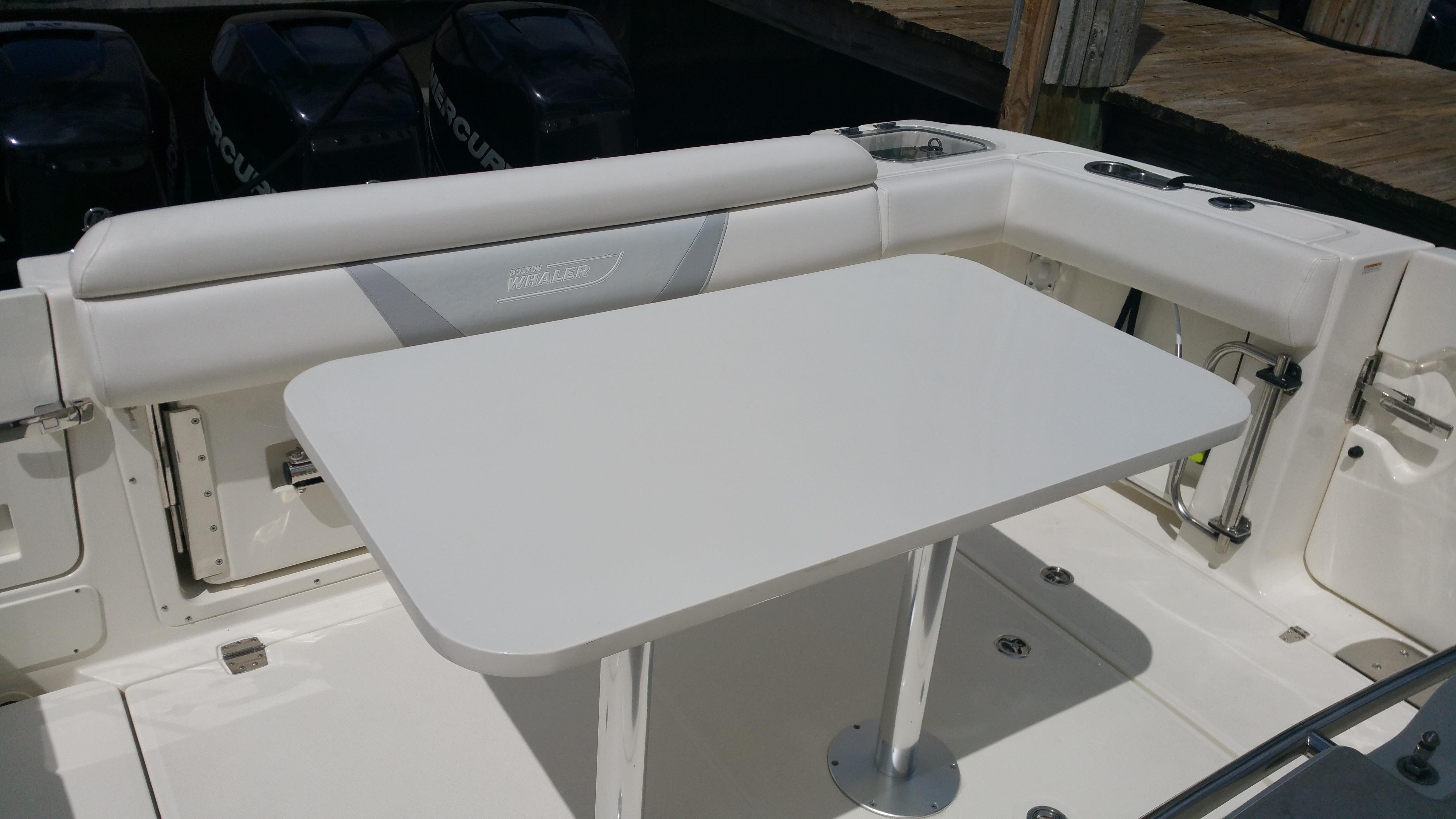 2014 Boston Whaler 370 Outrage