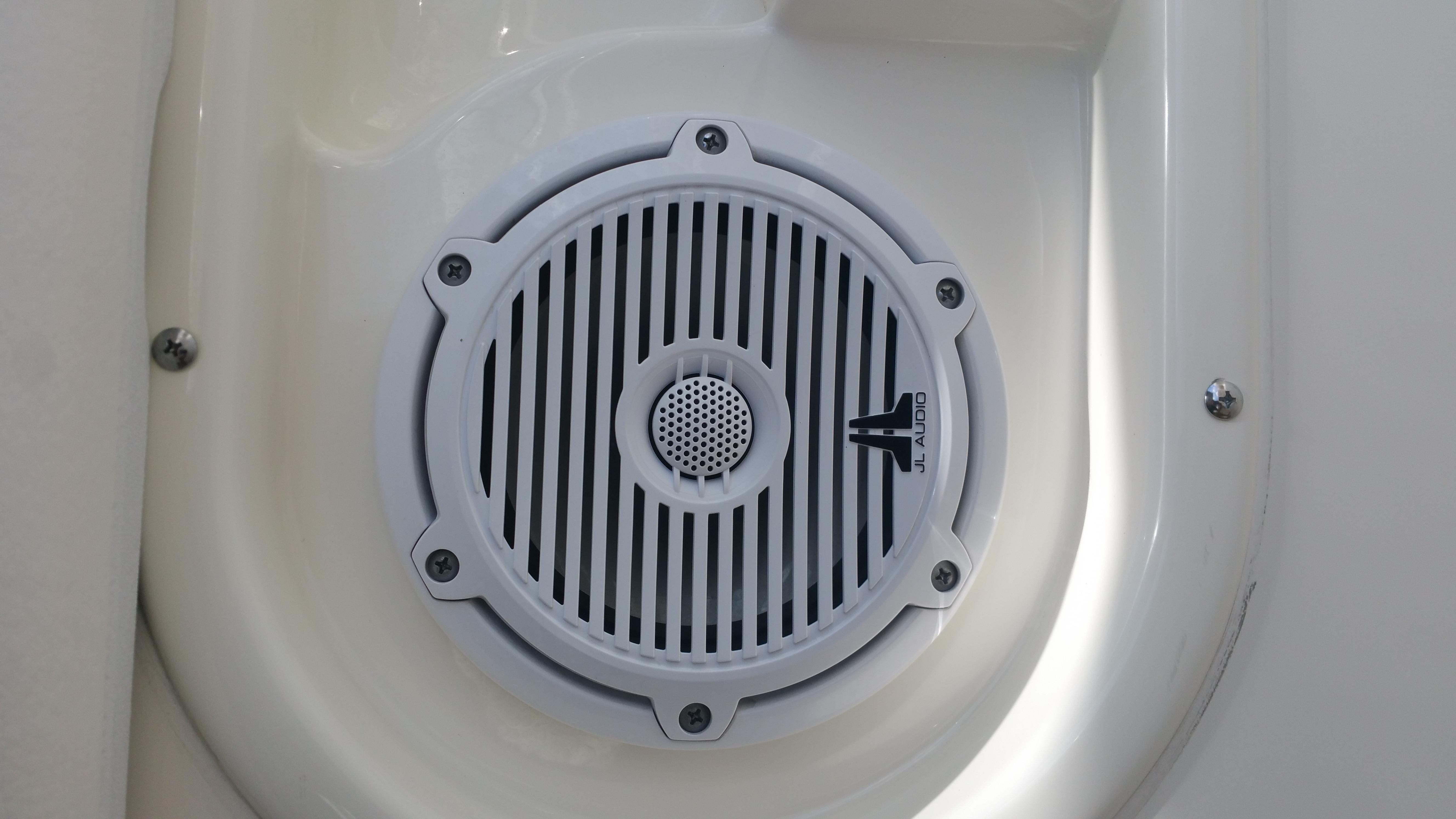2014 Boston Whaler 370 Outrage