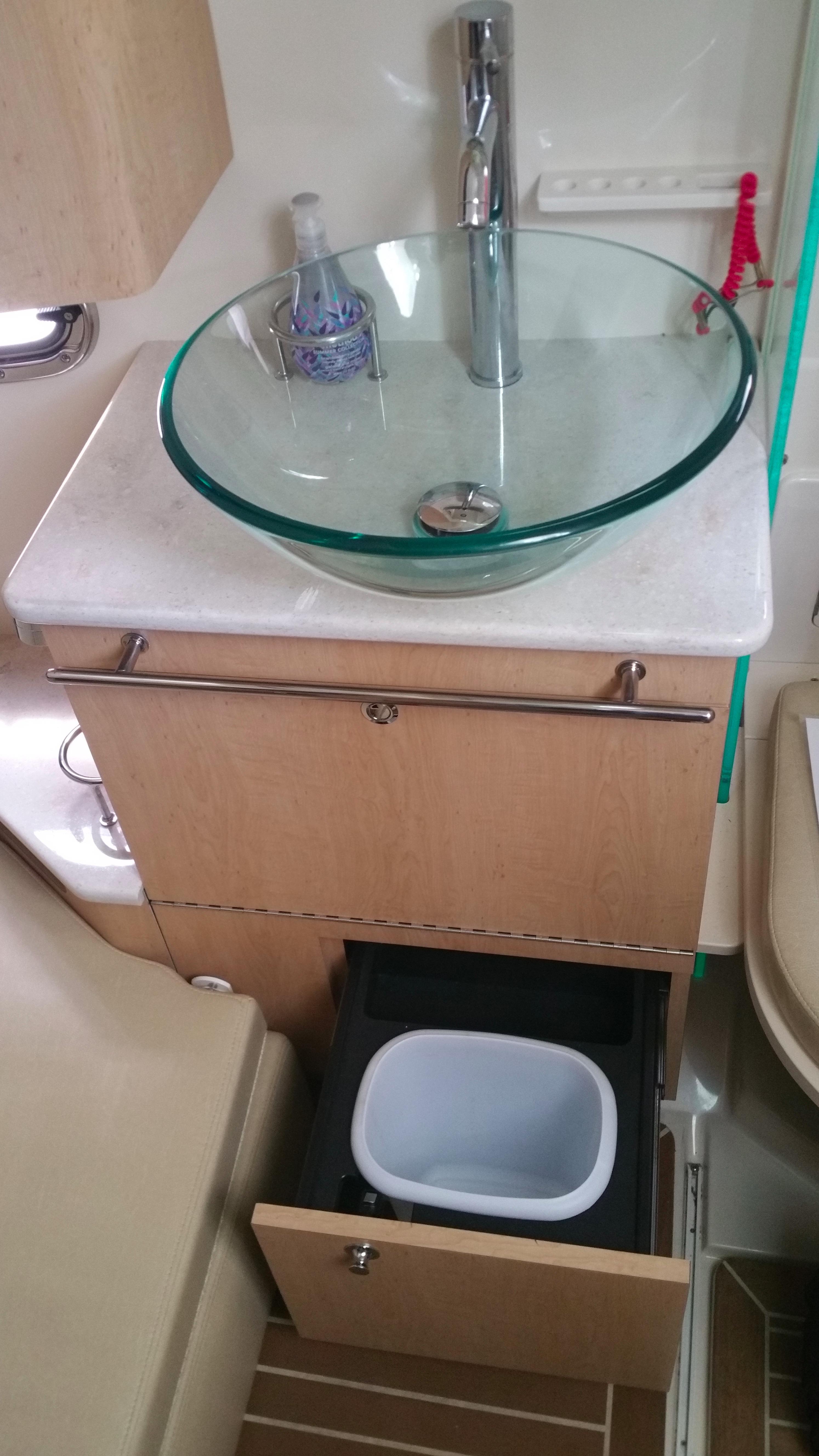 2014 Boston Whaler 370 Outrage