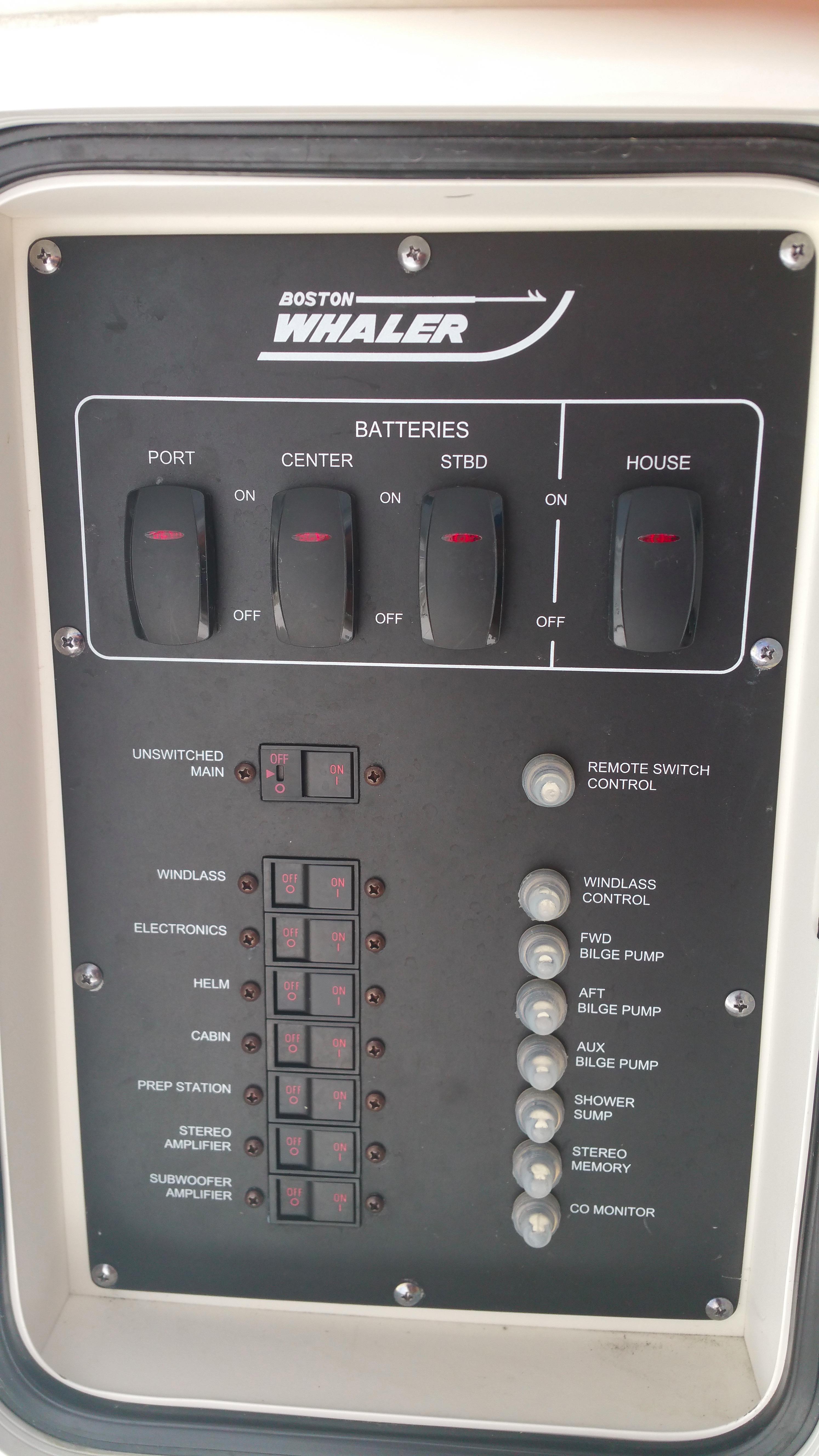 2014 Boston Whaler 370 Outrage
