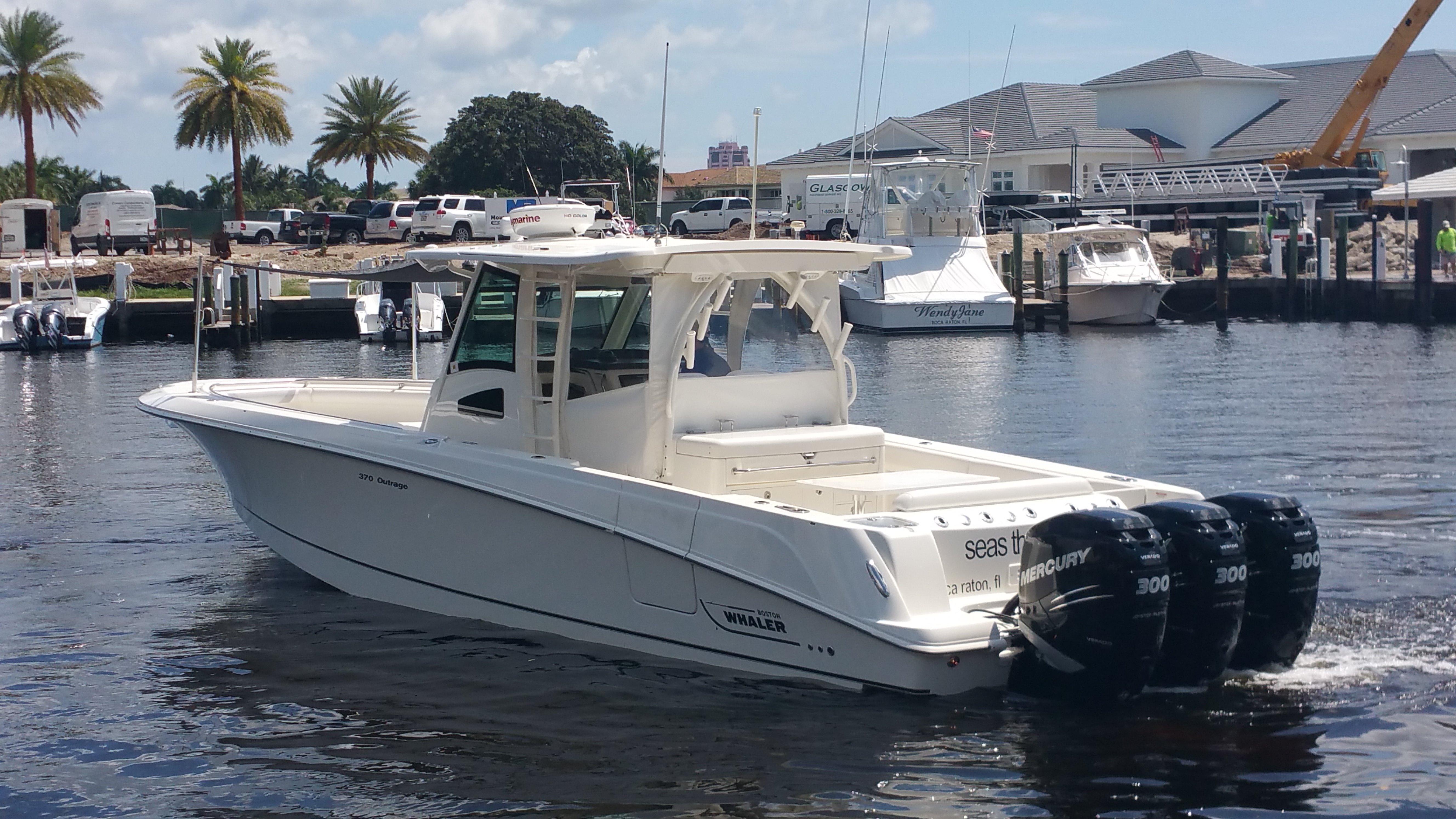 2014 Boston Whaler 370 Outrage