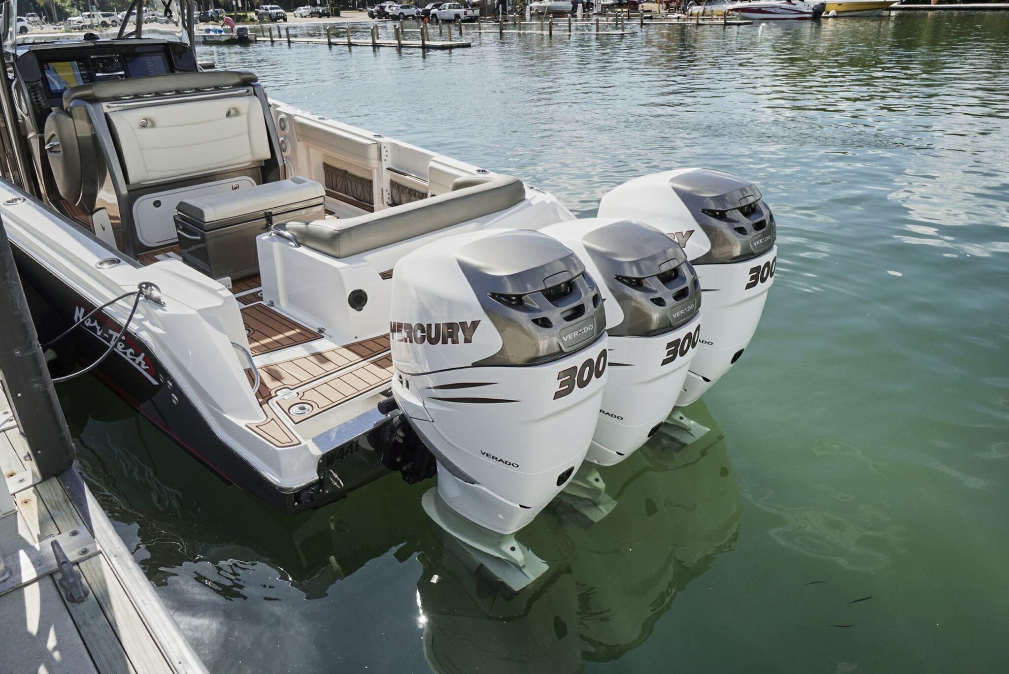 39 NorTech Center Console 0 2015 HMY Yachts