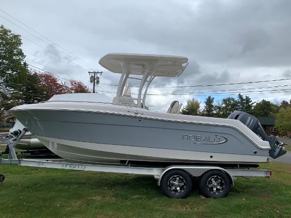2020 Robalo boat for sale, model of the boat is 222 EXPLORER & Image # 2 of 9