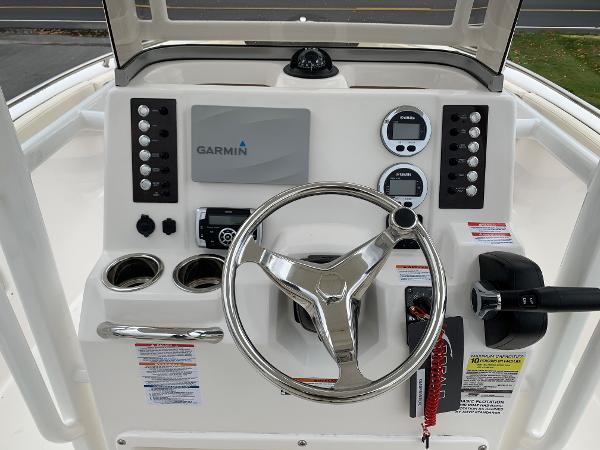 2020 Robalo boat for sale, model of the boat is 222 EXPLORER & Image # 4 of 9