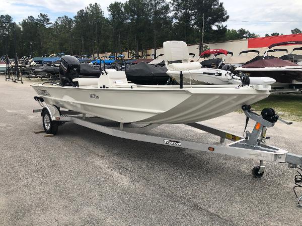 2020 Triton boat for sale, model of the boat is 1862 CC Bay & Image # 7 of 20
