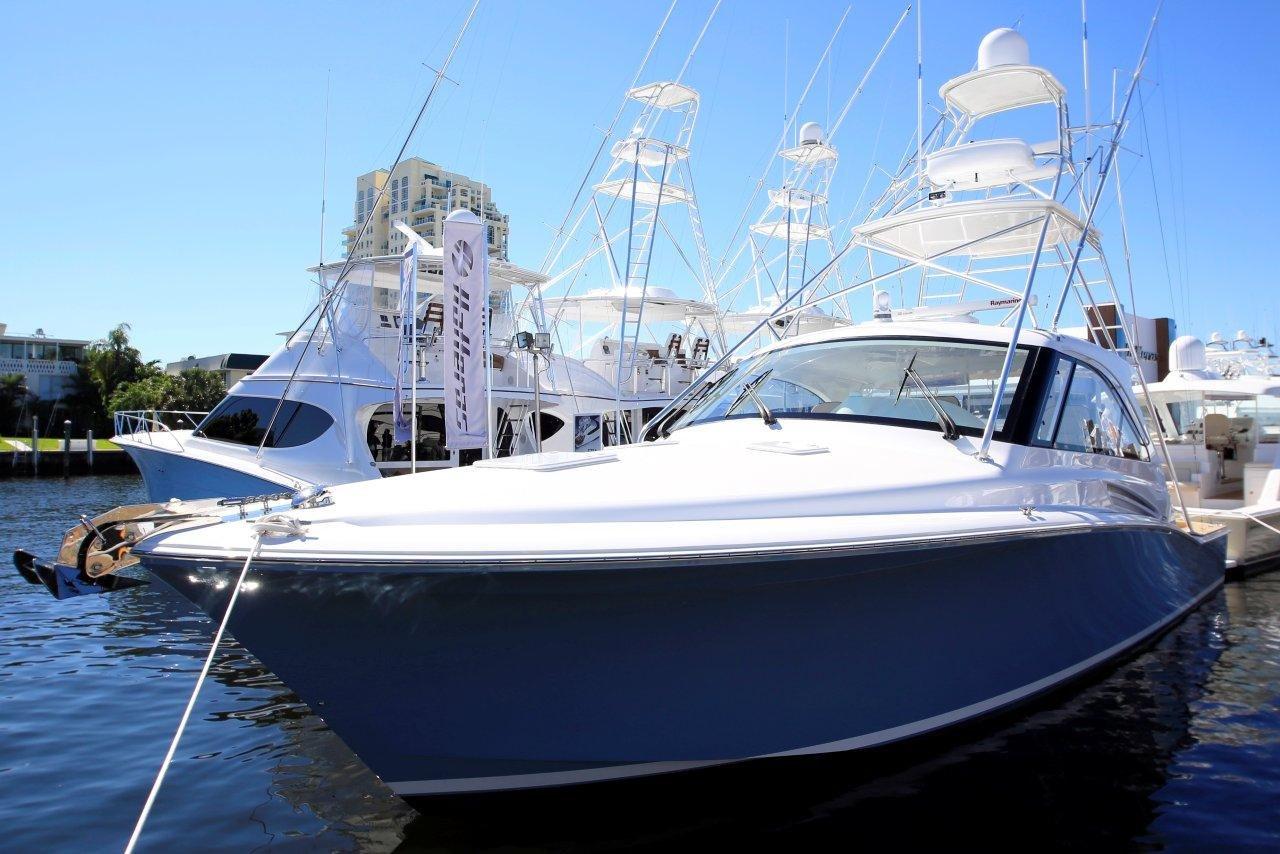 2016 Hatteras 45 Express EX