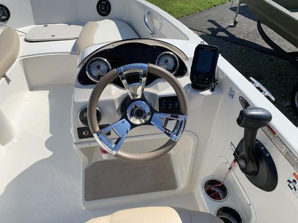 2016 Stingray boat for sale, model of the boat is 18' & Image # 5 of 10