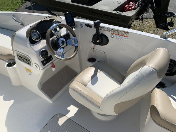 2016 Stingray boat for sale, model of the boat is 18' & Image # 8 of 10