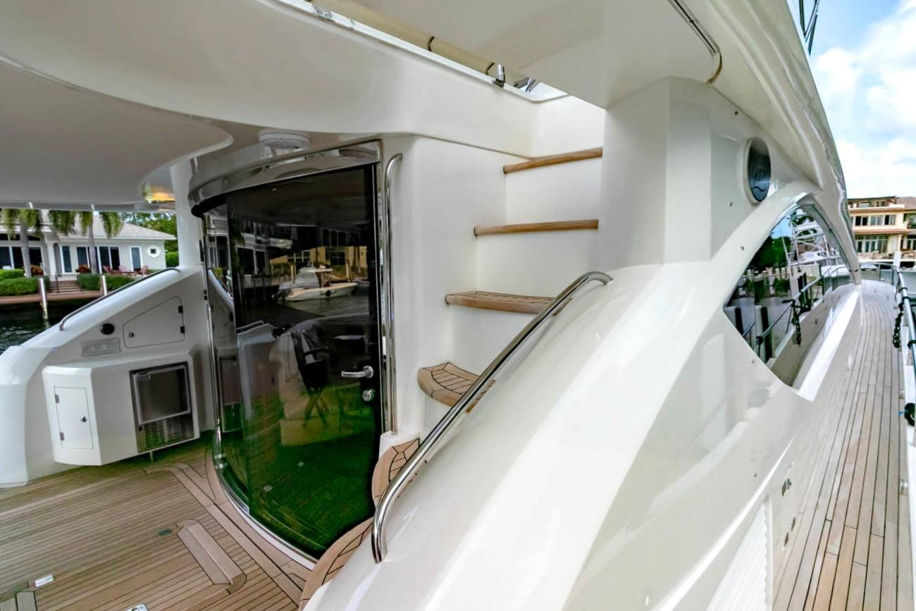 75 Sunseeker Flybridge 2005 | HMY Yachts