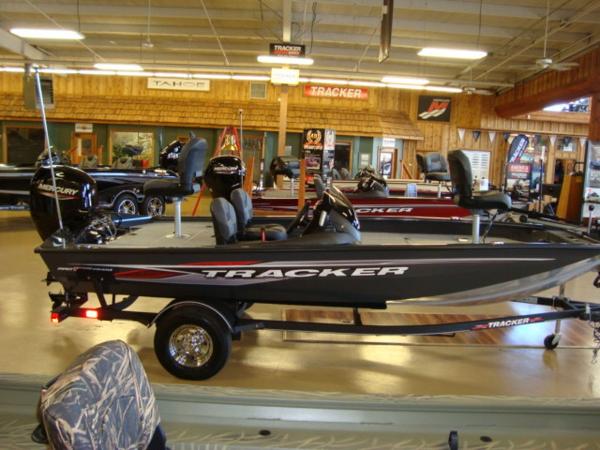 2021 Tracker Boats boat for sale, model of the boat is Pro Team 175 TF® & Image # 1 of 16