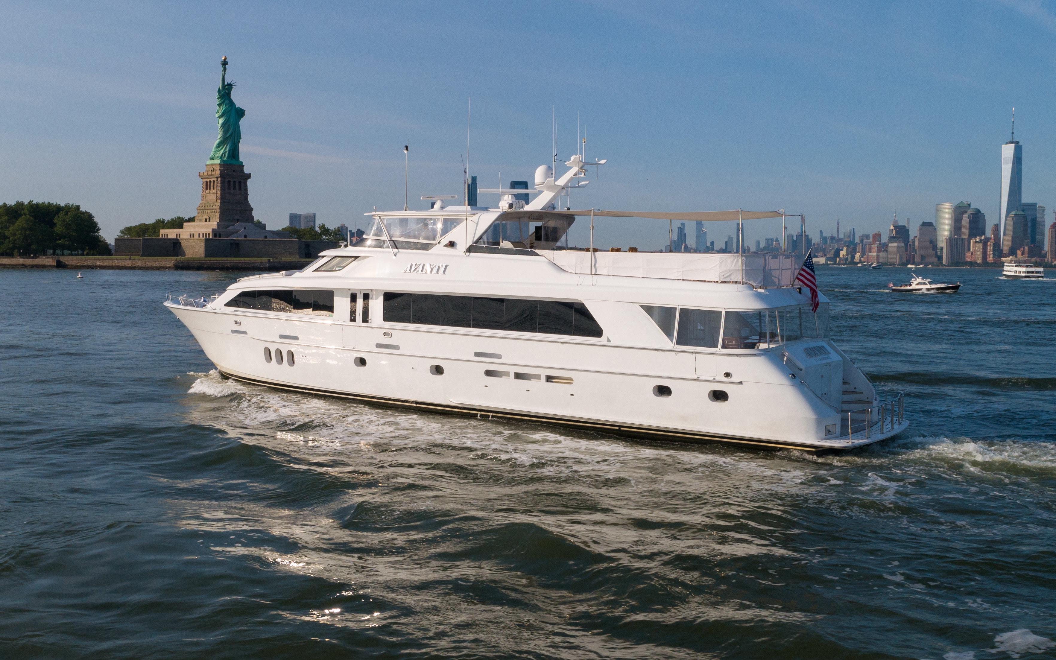 100 foot hatteras yacht