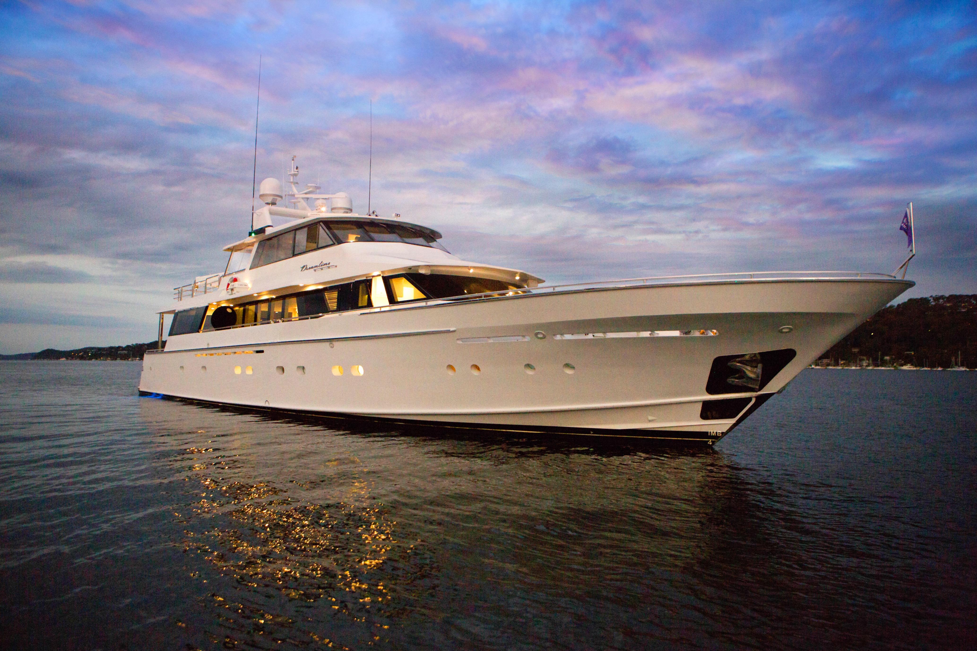 1986 Lloyds 115 Motor Yacht