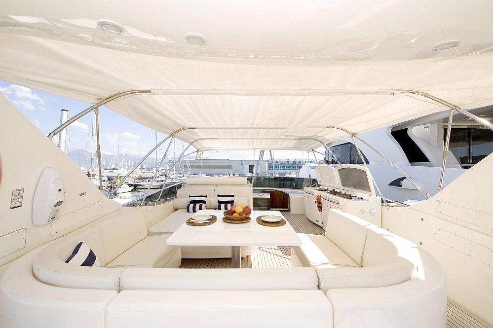 2005 Canados 86 Fly Yacht For Sale in 2005 Canados 86 Fly Yacht For Sale in