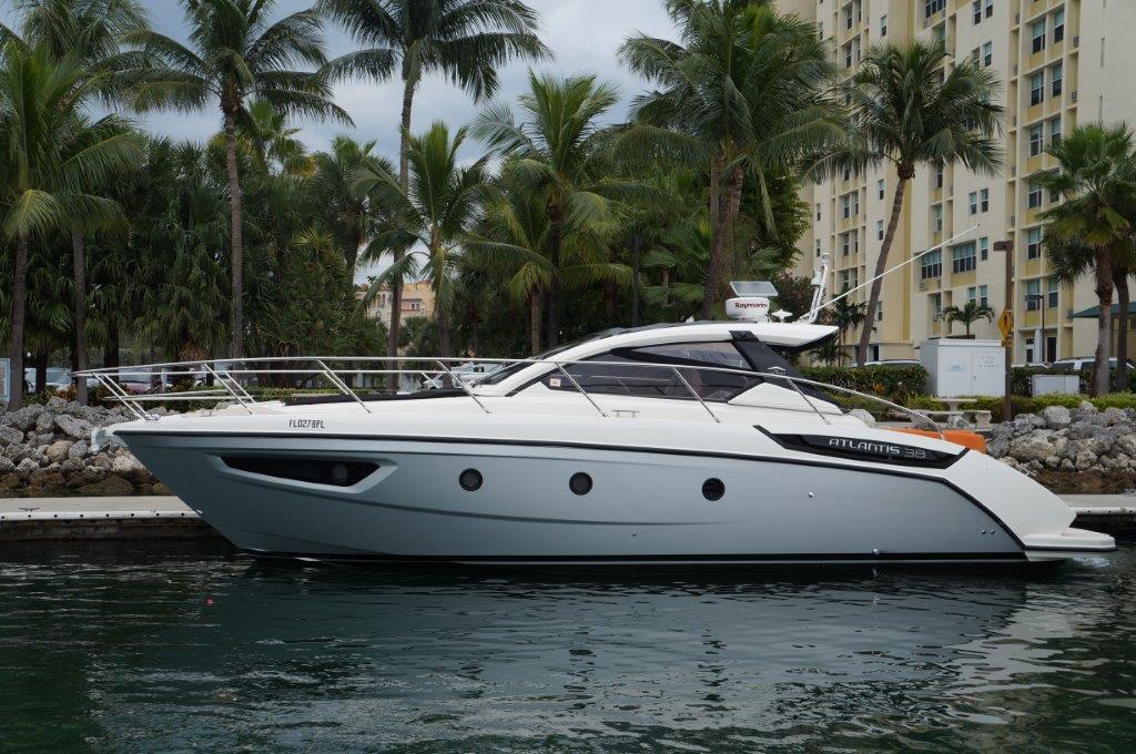 2013 Azimut Atlantis 38