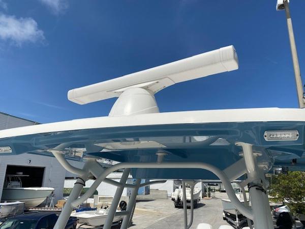 2018 Mako boat for sale, model of the boat is 414 CC Sportfish Edition & Image # 5 of 31