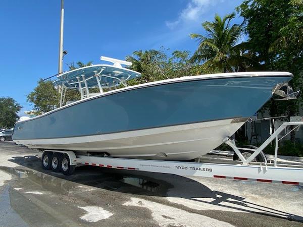 2018 Mako boat for sale, model of the boat is 414 CC Sportfish Edition & Image # 3 of 31