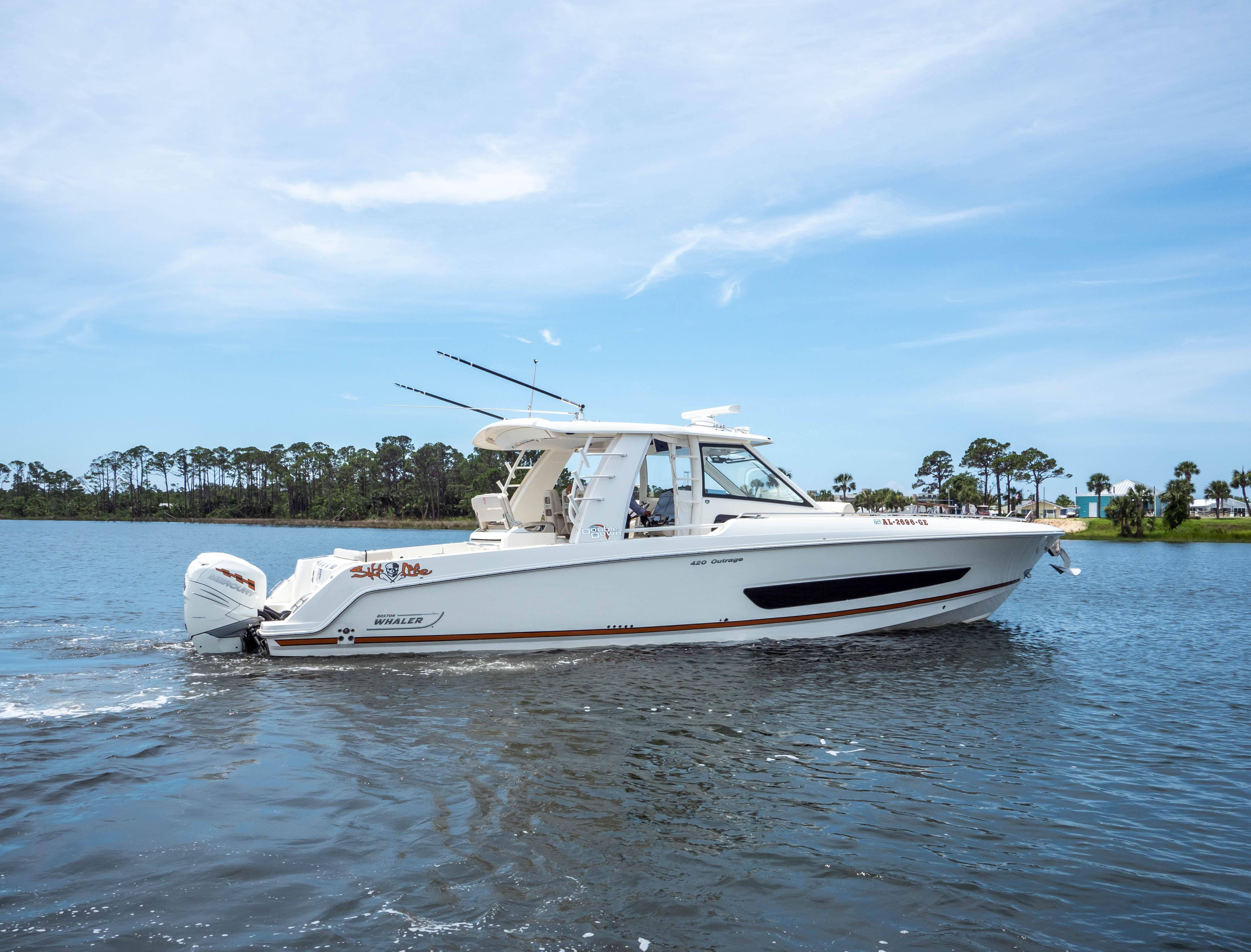 42 Boston Whaler 0 Outrage 2018 | HMY Yachts