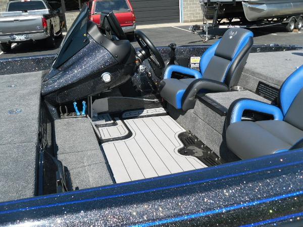 2020 Phoenix boat for sale, model of the boat is 19 PHX & Image # 2 of 28