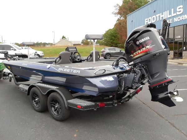 2021 Skeeter boat for sale, model of the boat is ZXR 20 & Image # 3 of 34