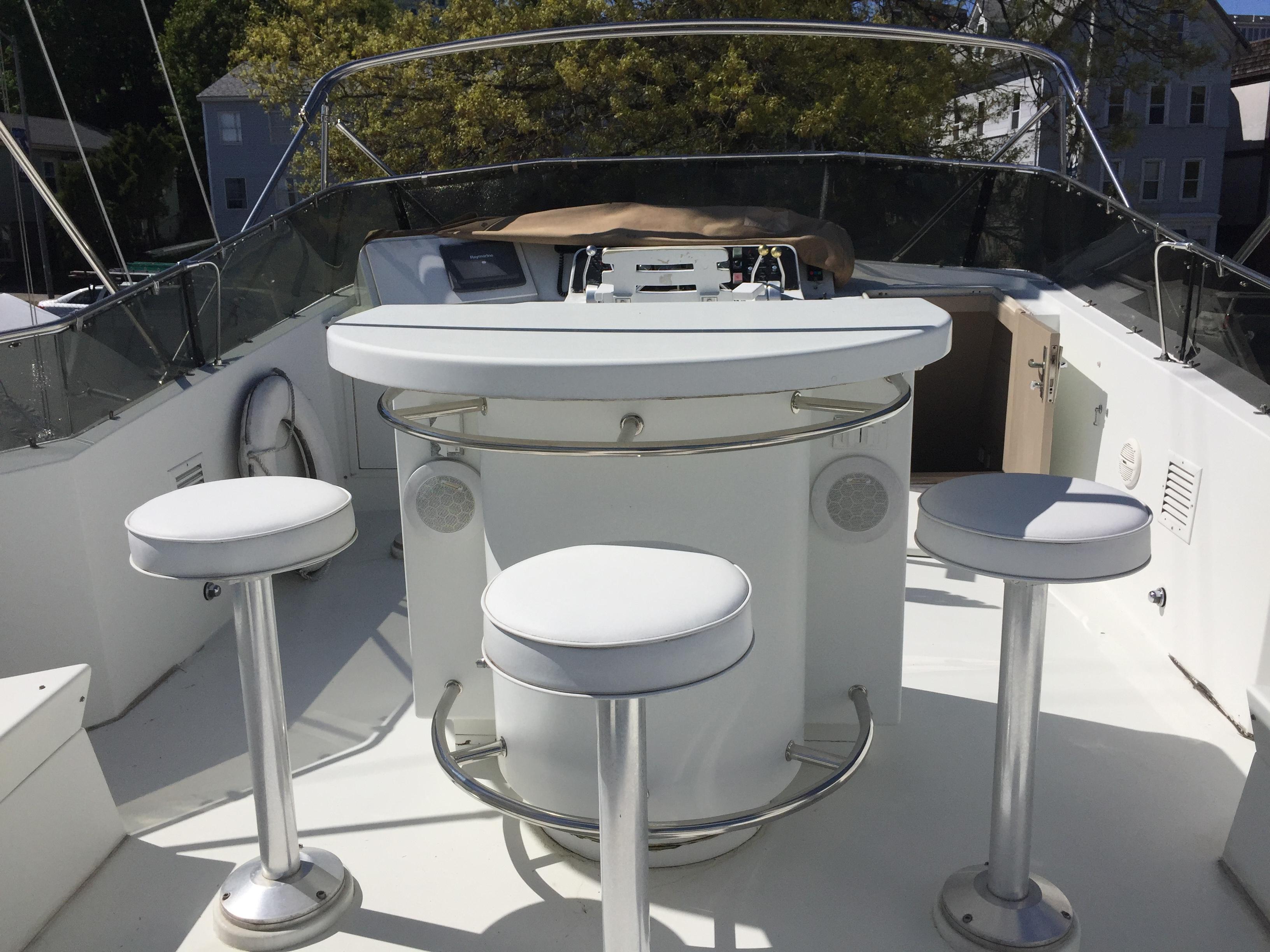 1991 70 hatteras cockpit motor yacht