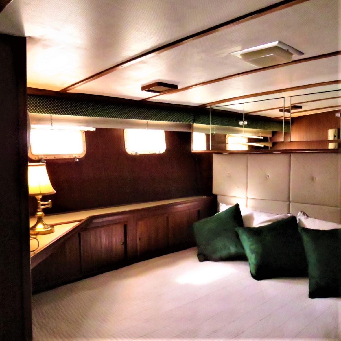 61 hatteras motor yacht for sale