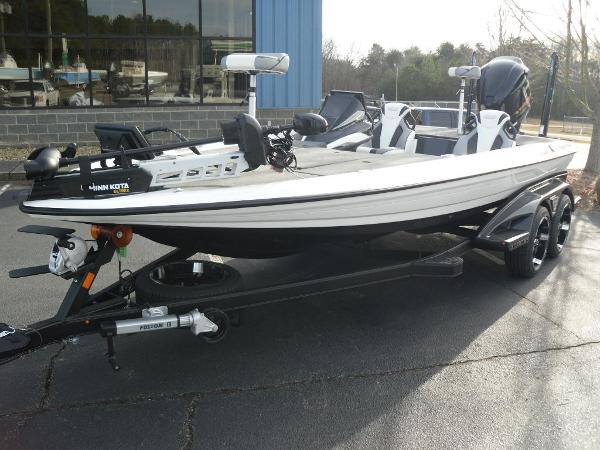 2020 Skeeter boat for sale, model of the boat is FXR20 Limited & Image # 2 of 28